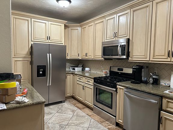4th image of 149 W 1st Ave