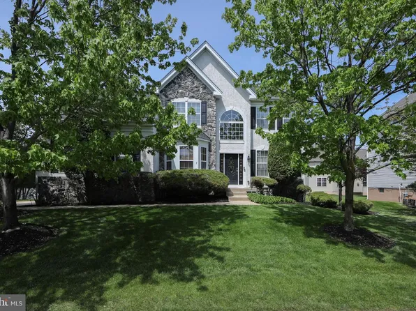 7 Kyle Ct, Mount Laurel, NJ 08054