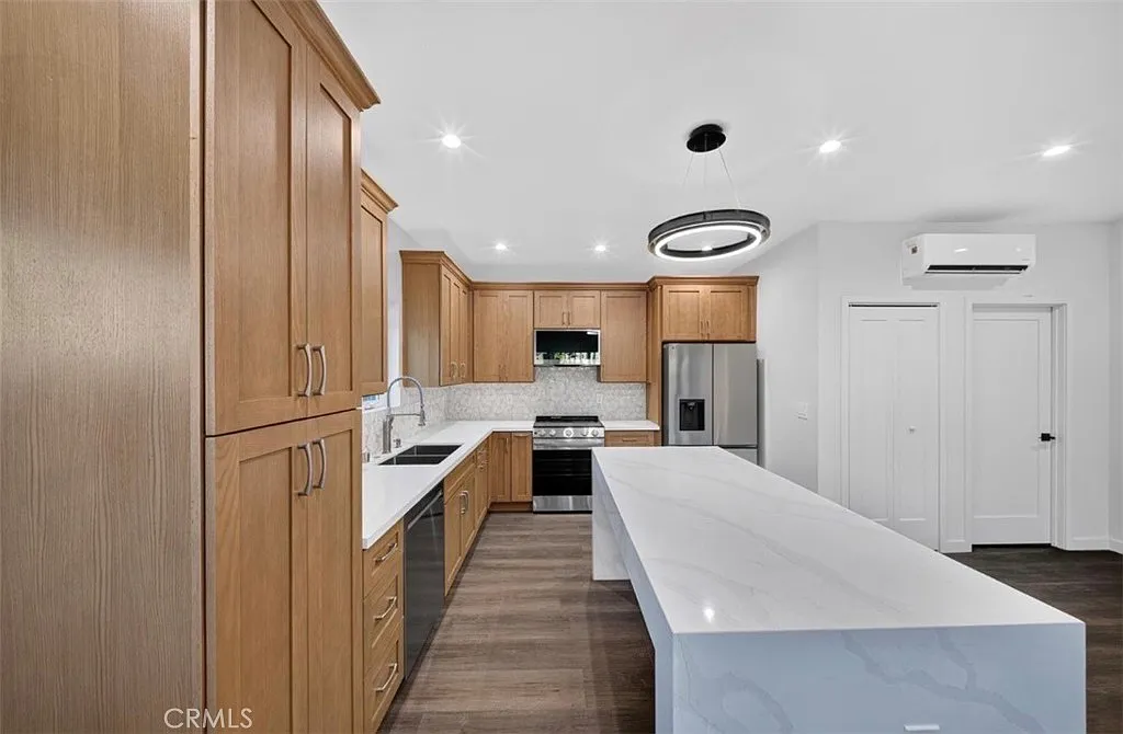 2 bed, 1200 sqft, $7,500 — Photo 4