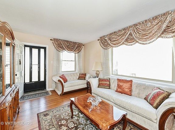 2nd image of 1321 Heidorn Ave