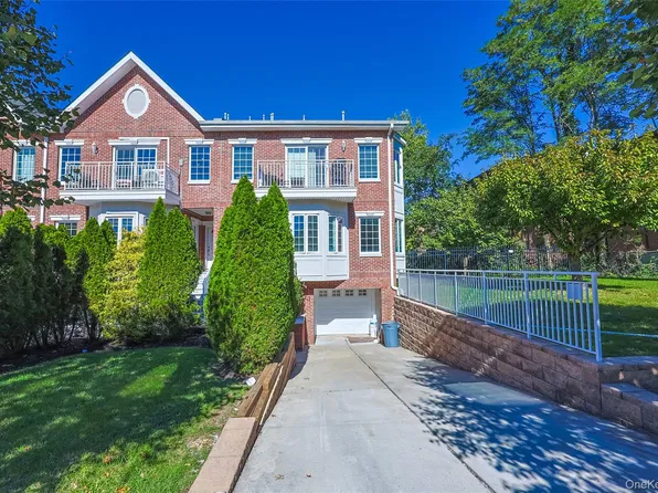 120-61 5th Avenue, College Point, NY 11356