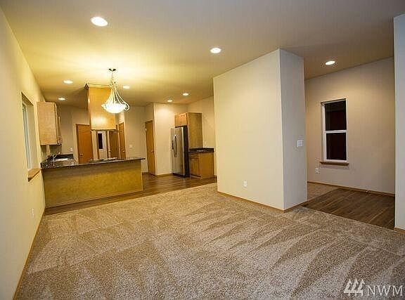 5th image of 7807 S Yakima Ave