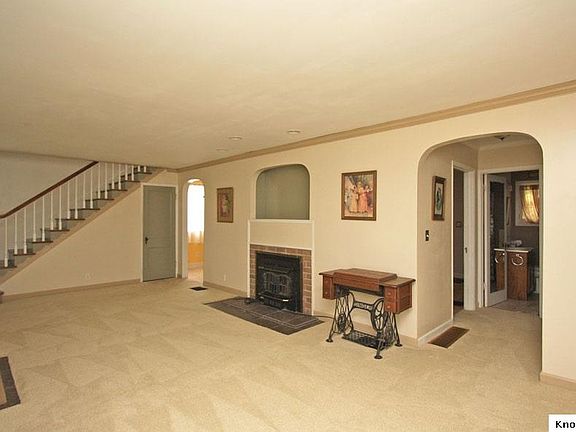 3rd image of 702 N Gay St
