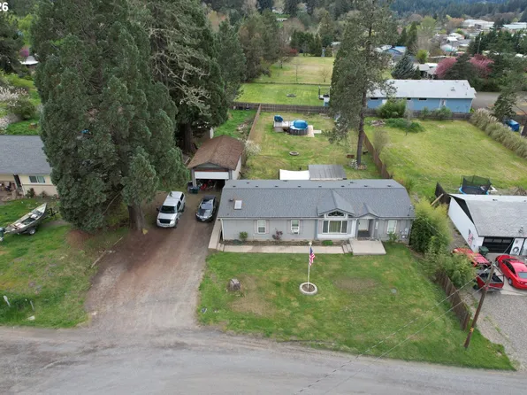 261 S Estella St, Glide, OR 97443