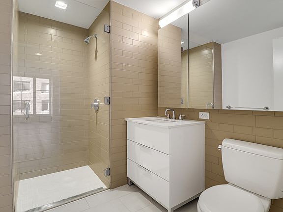 4th image of 535 W 43rd St N #Penthouse C