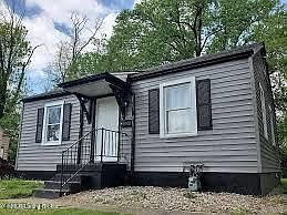 1st image of 3034 Wyandotte Ave