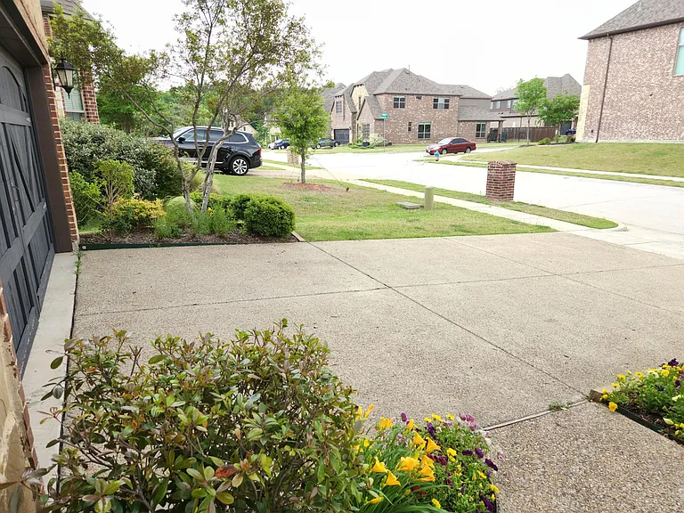 1208 Melcer St — Photo 5