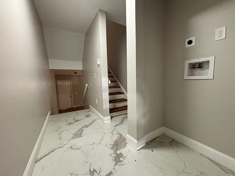 559 Sherman Pkwy #R — Photo 4