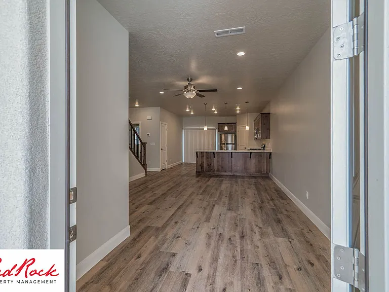 493 N 550 W — Photo 24