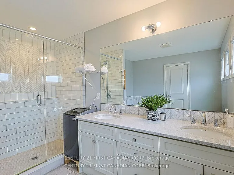 464 Jessica Way — Photo 29