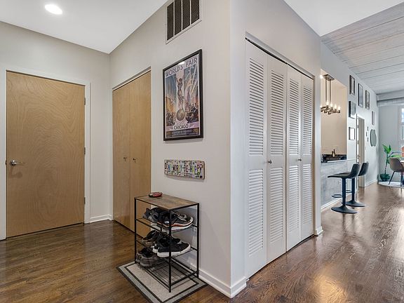 3rd image of 1849 W North Ave Unit 10