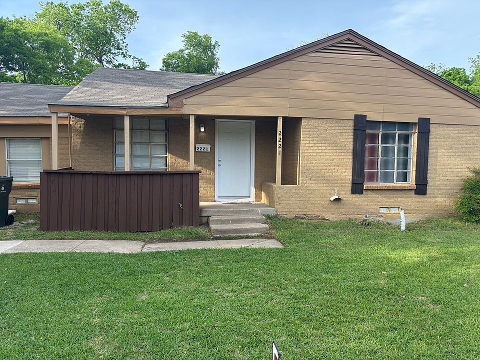 1st image of 2221 Lee St