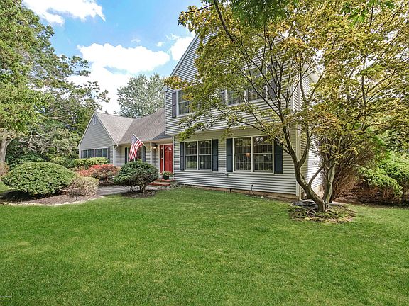 3rd image of 120 Riverwood Dr