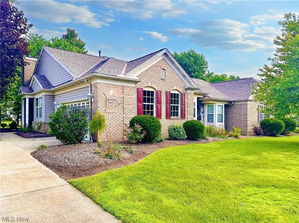 2949 Country Club Ln #7, Twinsburg, OH 44087