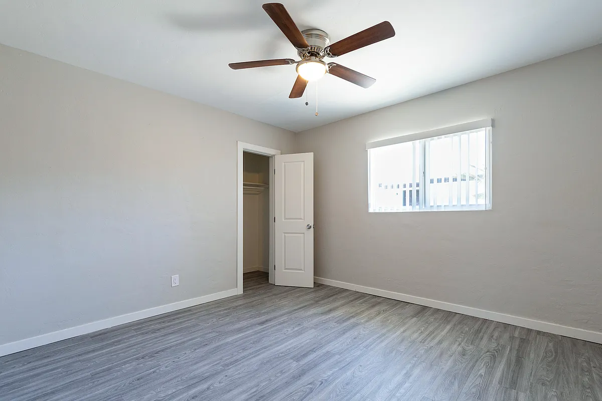 Building Photo - 1346 E Willetta St #4