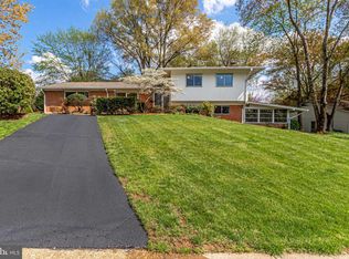 4525 Braeburn Dr, Fairfax, VA 22032