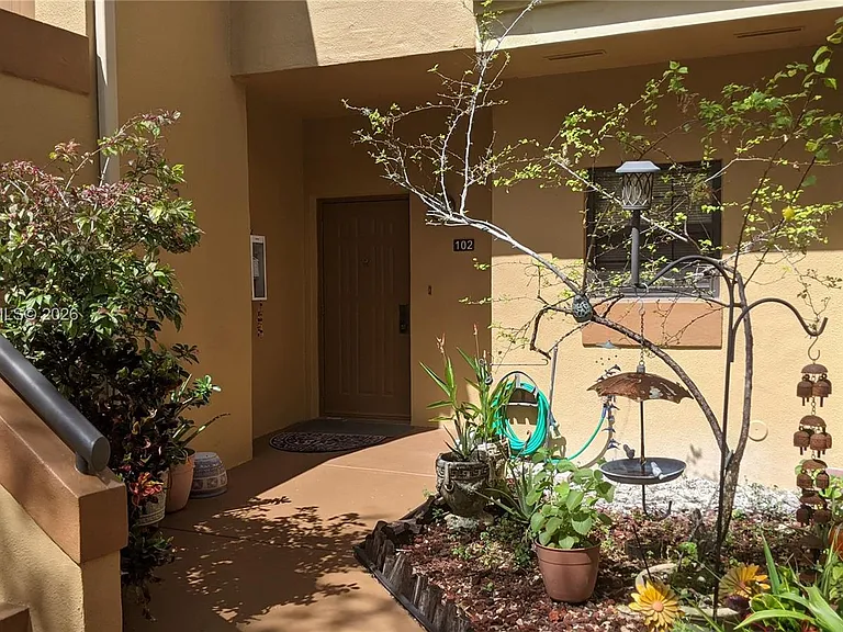 15509 Miami Lakeway N #102 — Photo 3