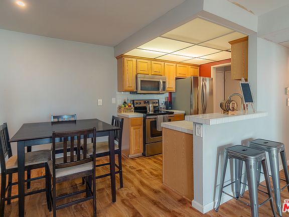 3rd image of 8530 Holloway Dr APT 422