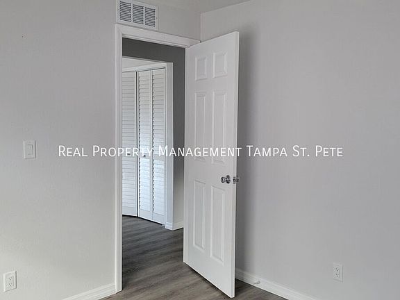 3rd image of 8427 N 39th St APT 4
