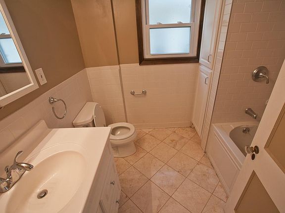 3rd image of 1543 Lauderdale Ave
