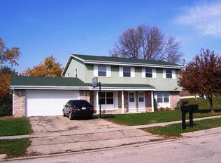 1021 Hillside Dr #1023, Jefferson, WI 53549
