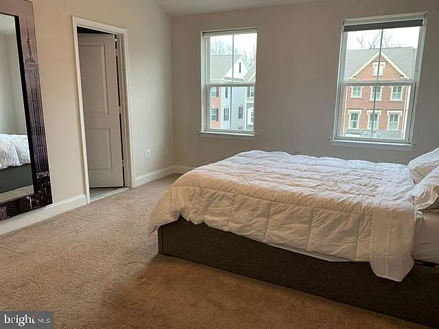 118 Vanguard Ln — Photo 18