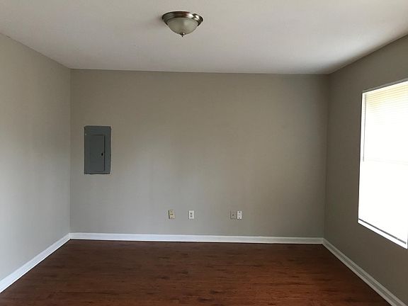 5th image of 3643 Russelwood Dr