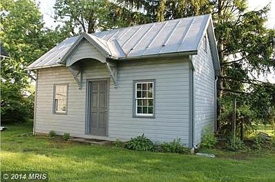 Exterior (Rear)