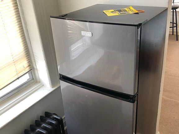 2nd image of 848 E 222nd St APT 3