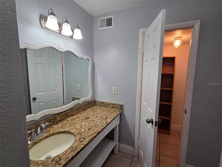 4001 Woodfern Dr #C-1 — Photo 14