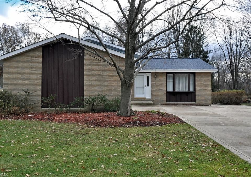1st image of 27763 Dunford Ave