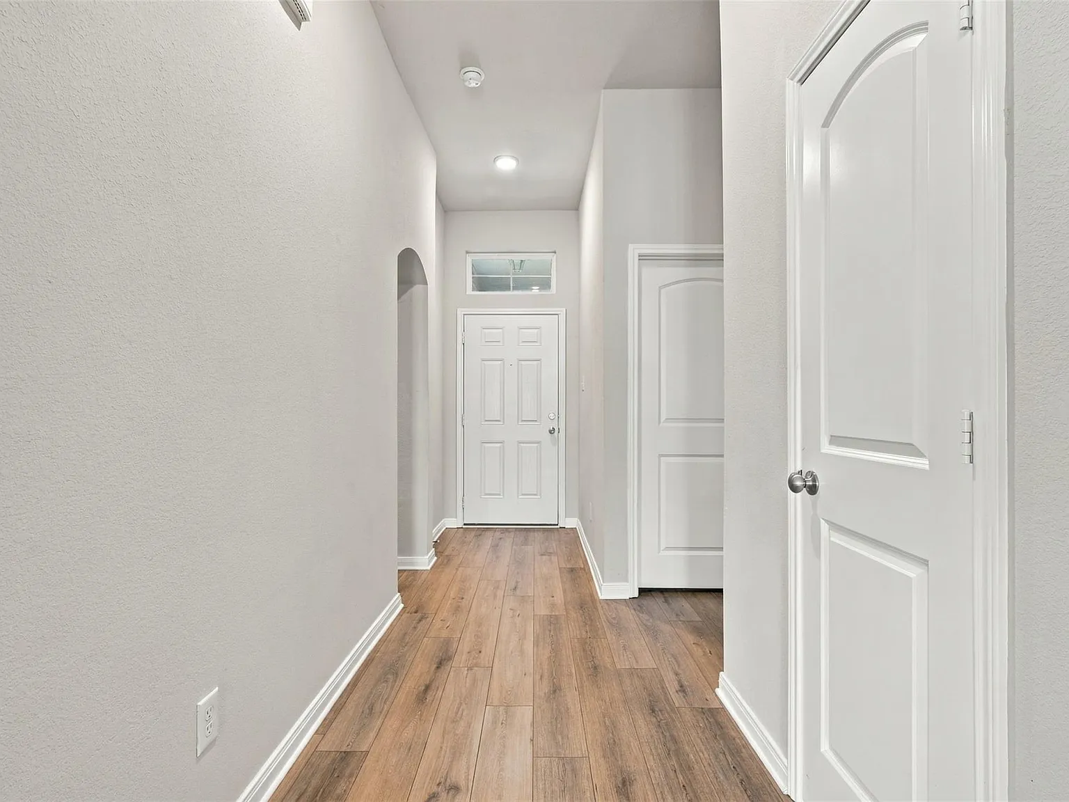 3 bed, 2.0 bath, 1600 sqft, $1,850 — Photo 4