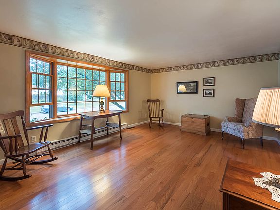 3rd image of 4027 Pawnee Dr