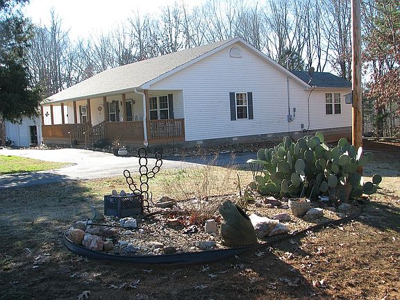 2nd image of 400 Attaway Ln