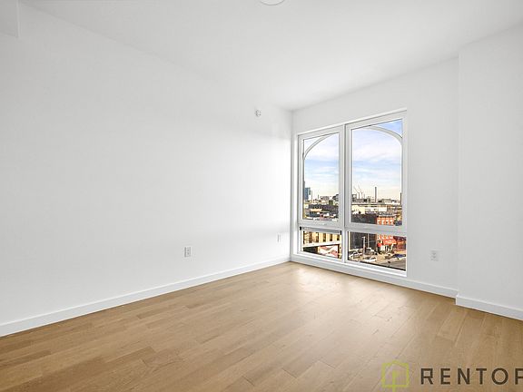 5th image of 210 Greenpoint Ave #7E