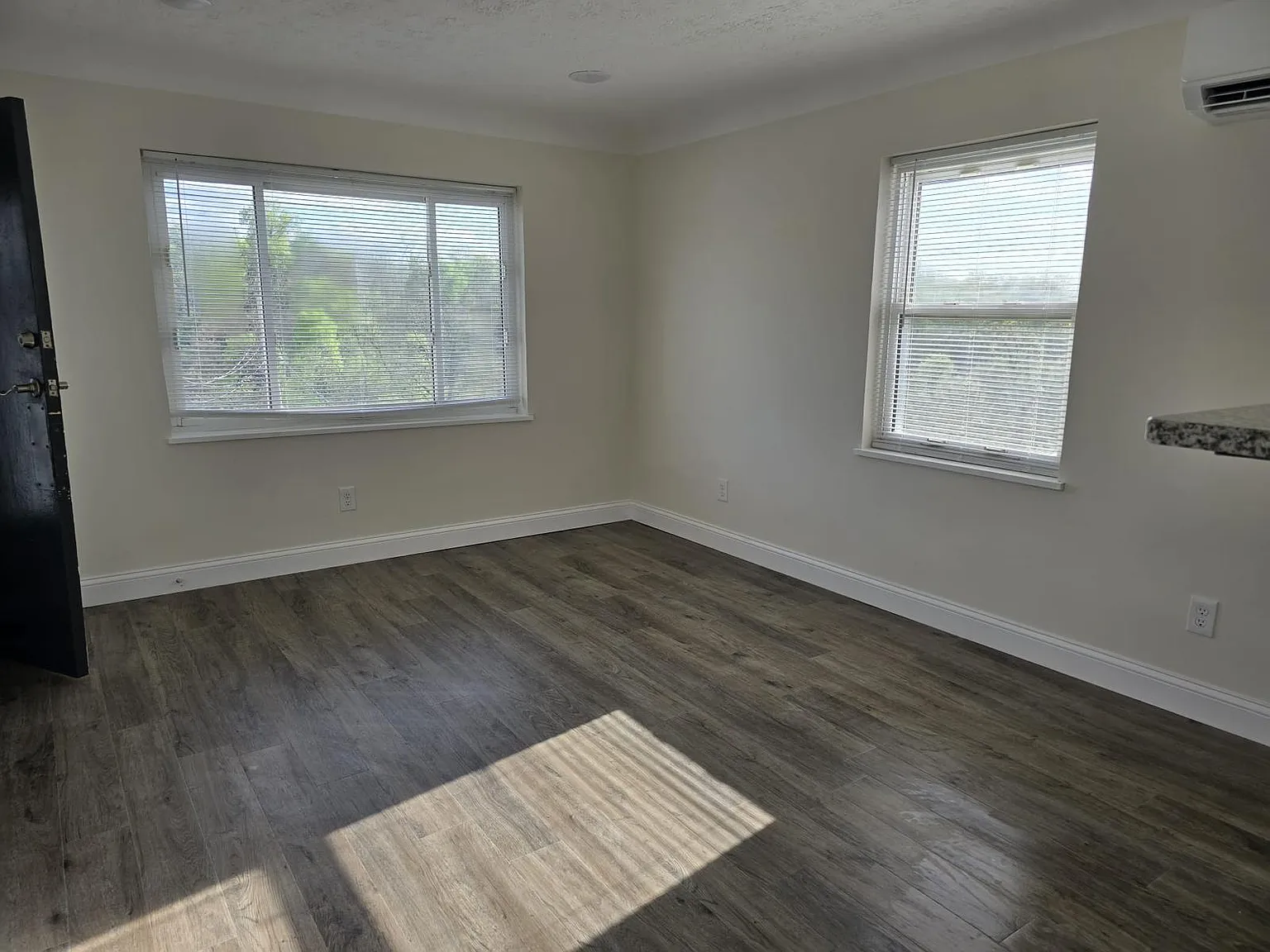 Stunning 1BR/1BA in North avondale!! — Photo 3