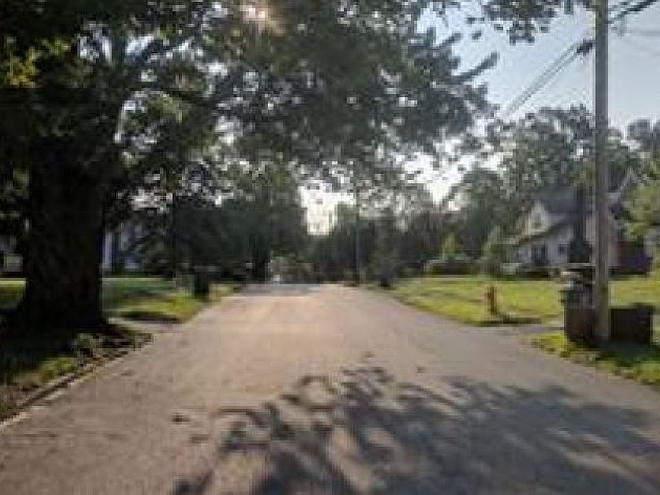 2nd image of 458 Clearmont Dr