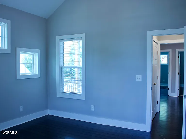 275 Sheldon Rd — Photo 29