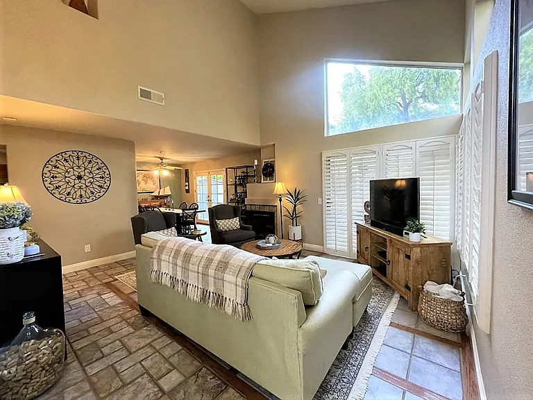 9786 Avenida Ricardo — Photo 4