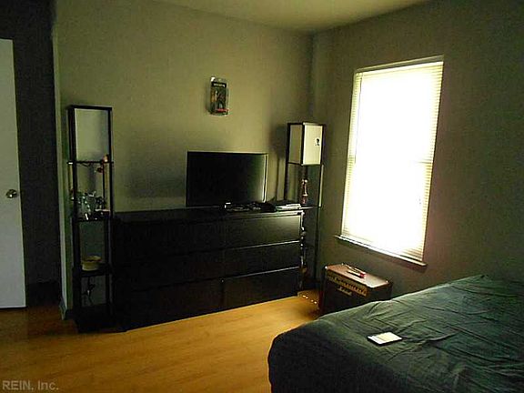 3rd image of 4037 Rainbow Dr