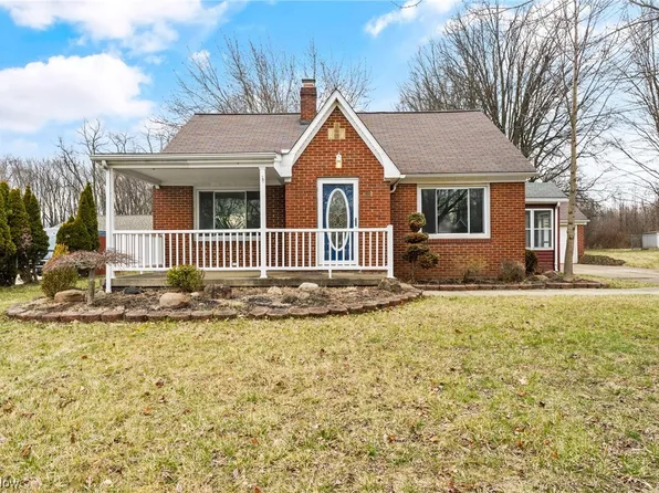 41 Sycamore Dr, New Middletown, OH 44442