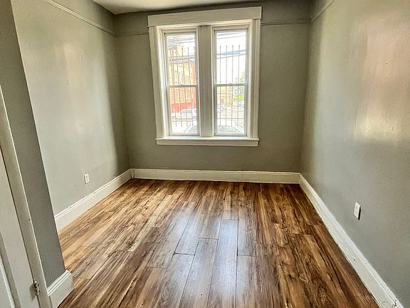 4th image of 45 Grant Ave APT 2R
