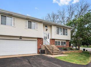 4437 Clover Ln #A, Eagan, MN 55122