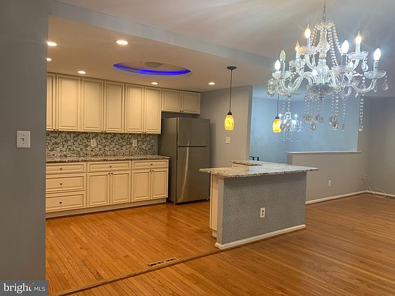 4th image of 5145 Bradfield Dr