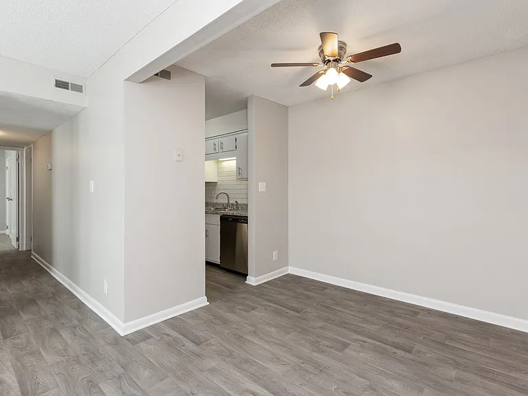 Northwoods Apartments — Photo 15