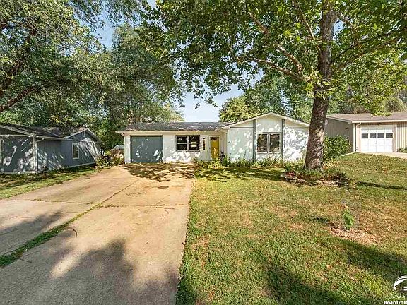 2517  Bonanza Lawrence, KS listing photo #4