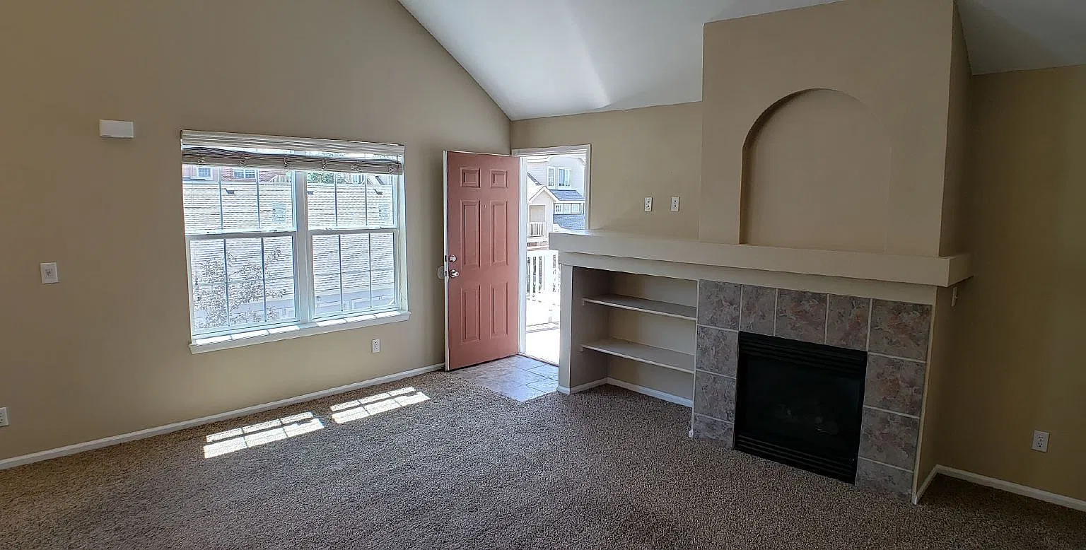 2 bed, 2.0 bath, 1230 sqft, $2,075 — Photo 2