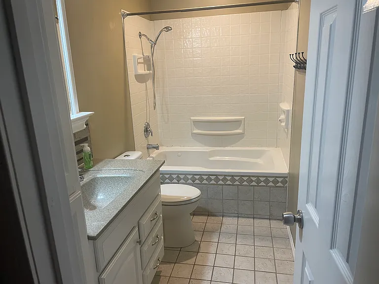 801 S Medford Cir #1 — Photo 8
