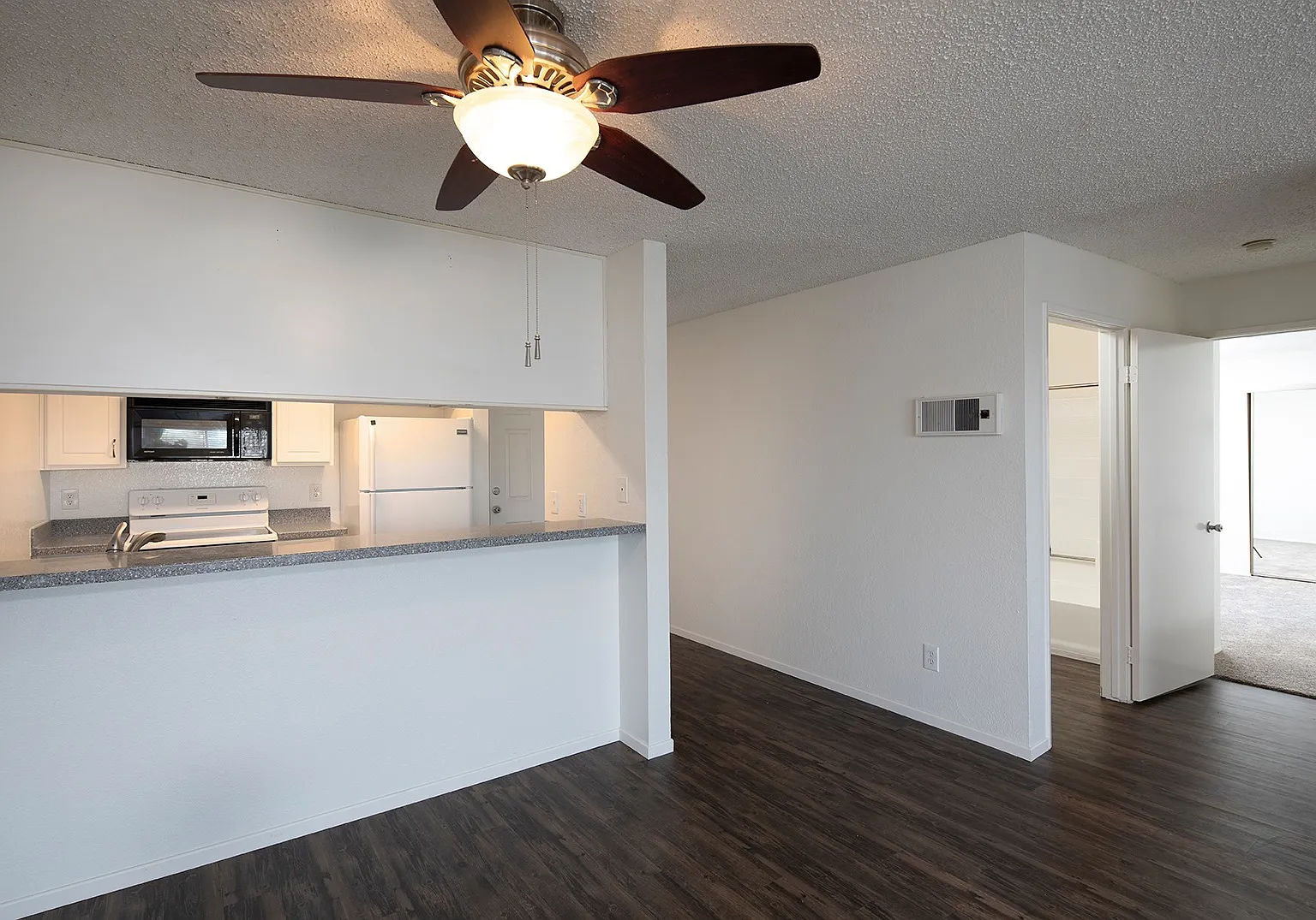 Villa Temecula Apartments — Photo 3