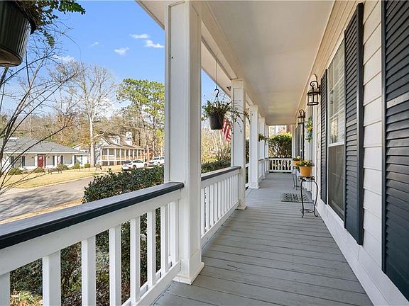 4th image of 1337 Carson Rd W